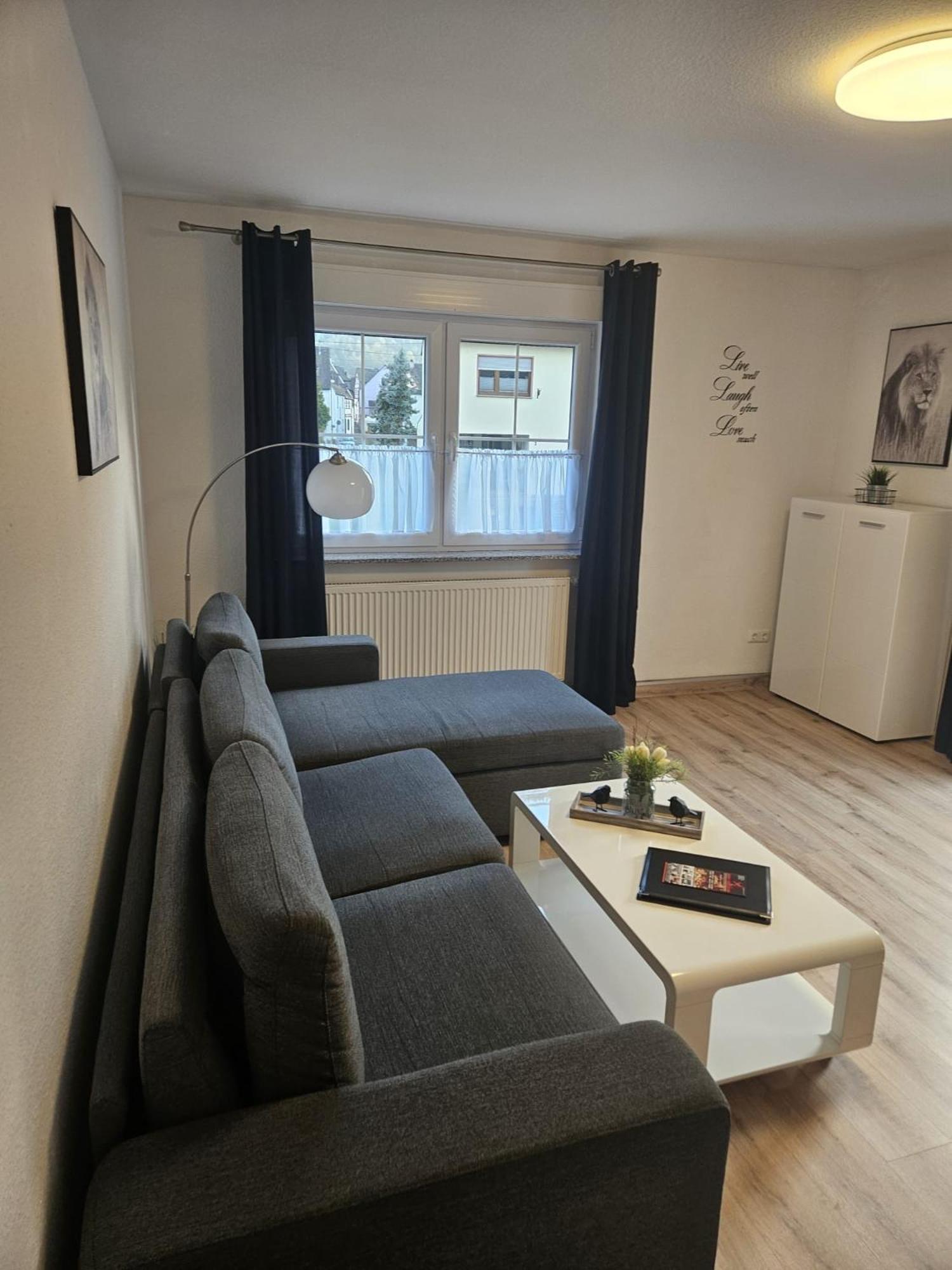 Hakans Moselblick Ferienwohnung Treis-Karden Buitenkant foto